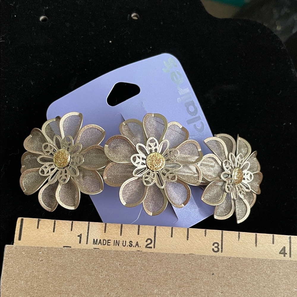 Claire’s NWT Gold and Silver Floral Hair Clip